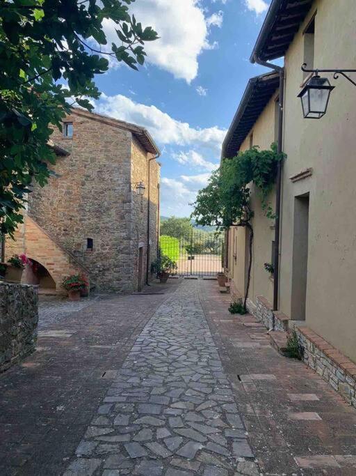 Medieval Tower In Umbria With Swimming Pool Montelagello Εξωτερικό φωτογραφία