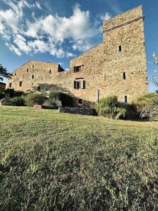 Medieval Tower In Umbria With Swimming Pool Montelagello Εξωτερικό φωτογραφία