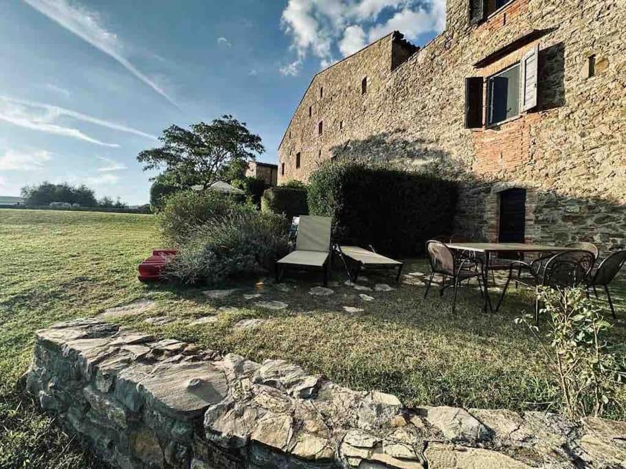 Medieval Tower In Umbria With Swimming Pool Montelagello Εξωτερικό φωτογραφία
